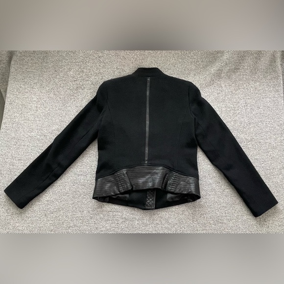 Vince Black Tailored Blazer Cropped Jacket - Picture 3 of 16